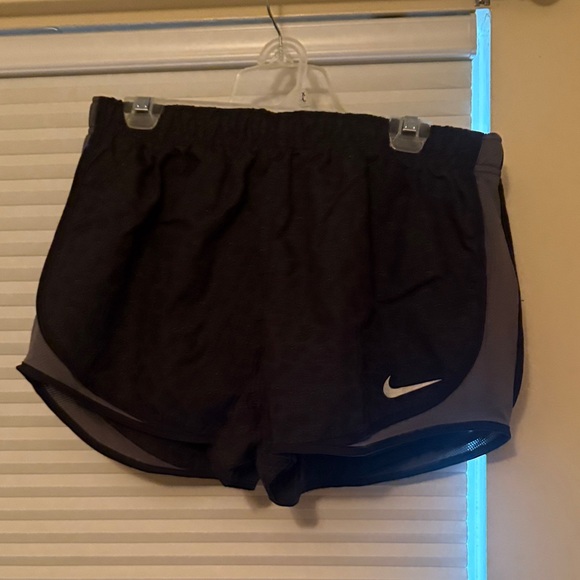 Nike Tempo Shorts Black Sparkle Cheetah Print - Picture 1 of 4